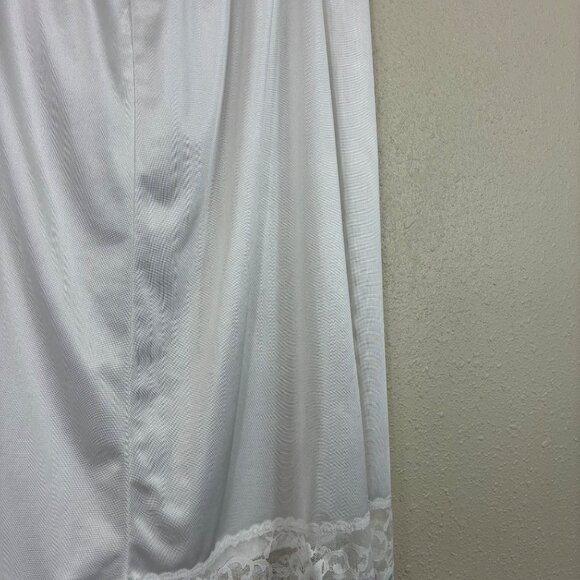 VTG Vassarette White Nylon Half Slip Skirt L Made in USA Lace Hem Silky Lingerie - Picture 3 of 5